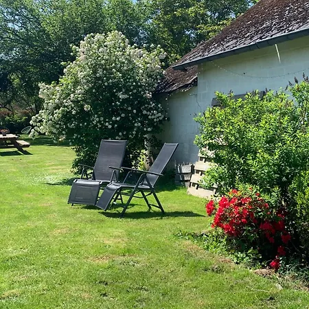 Gite: A La Courbe Du Fleuve