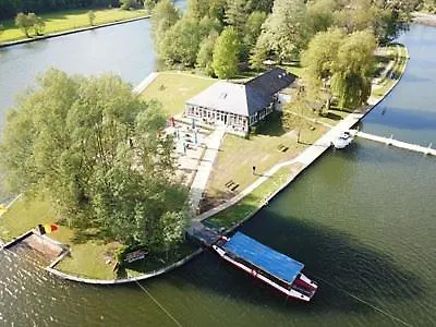 Gite: A La Courbe Du Fleuve 펜션